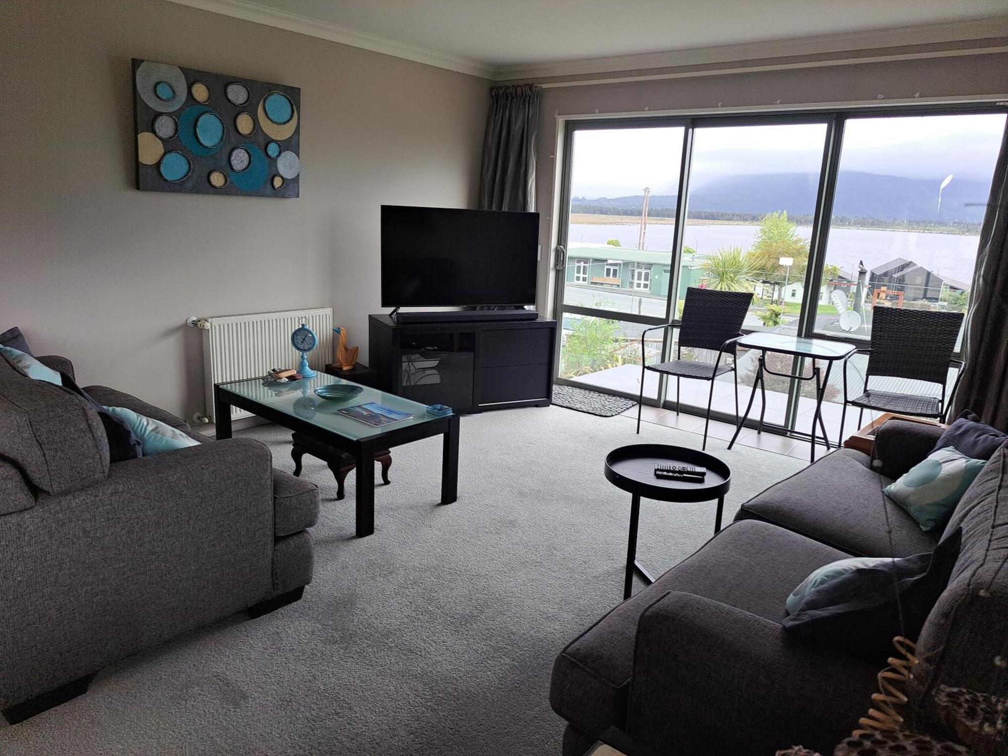 Hotel Lake Brunner Greymouth Exterior photo