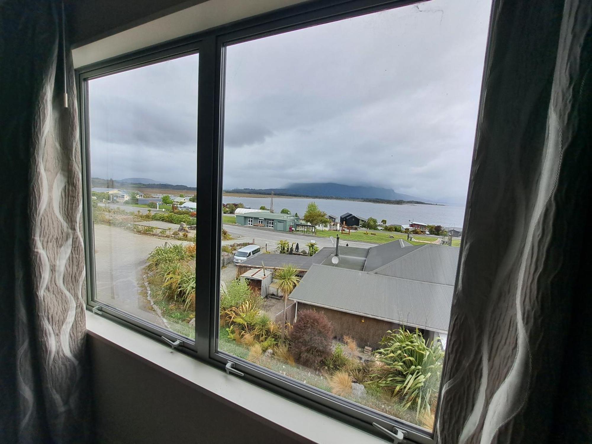 Hotel Lake Brunner Greymouth Exterior photo